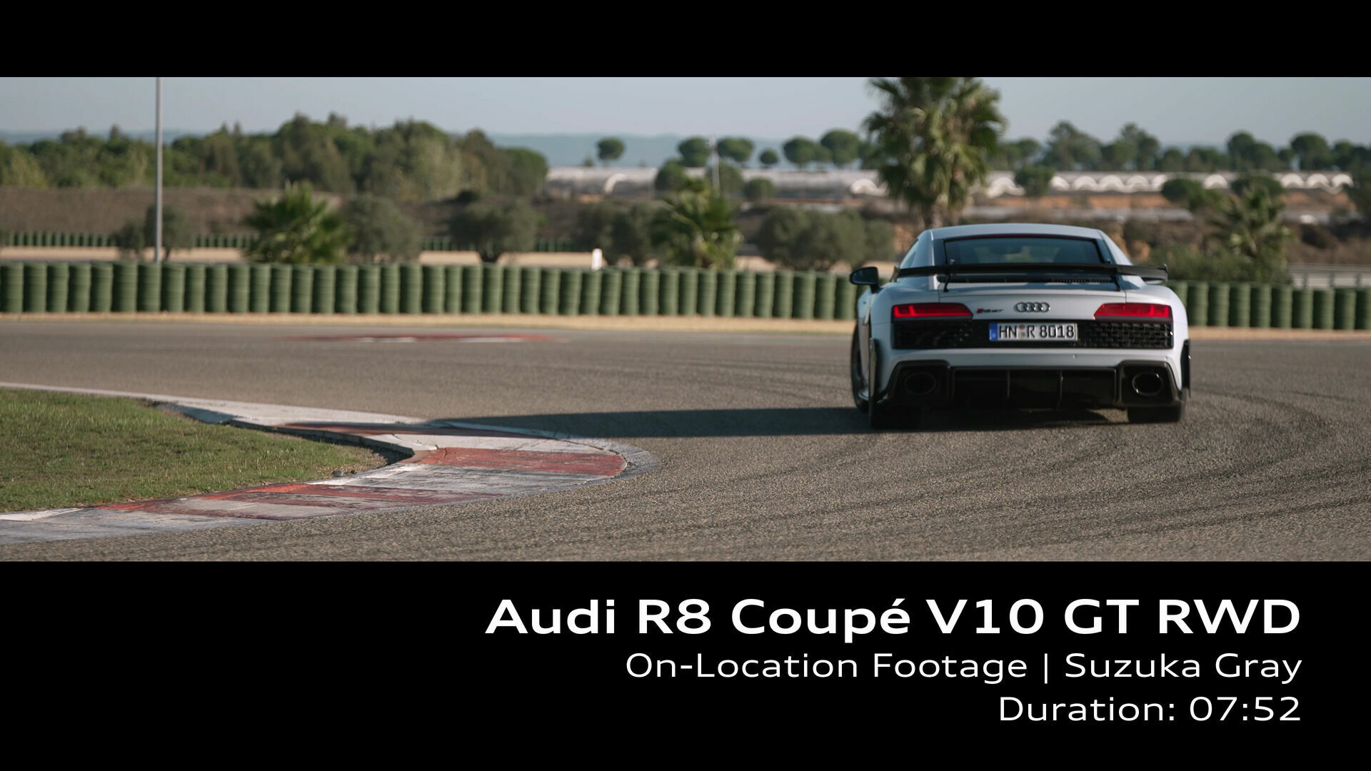 Footage: Audi R8 Coupé V10 GT RWD Suzukagrau