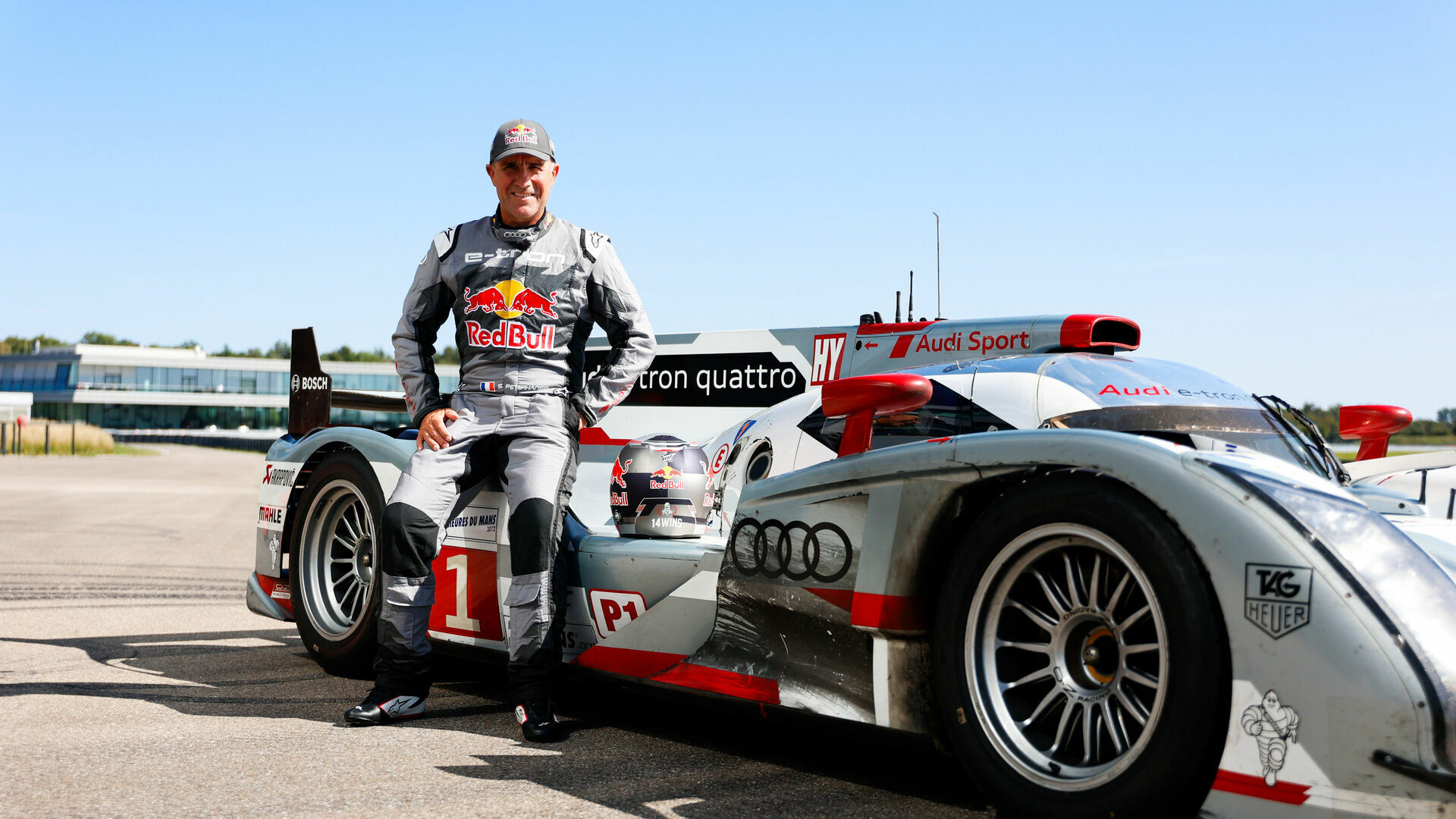 e-tron on track 2023: Stéphane Peterhansel and the Audi R18 e-tron quattro
